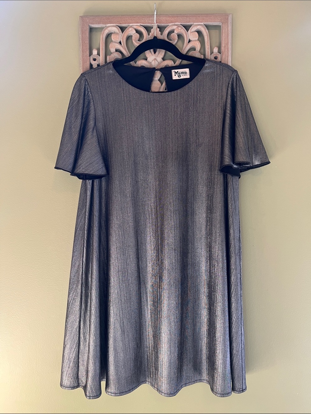 Show Me Your Mumu Shift Dress Silver Metallic Medium with Flutter Sleeves